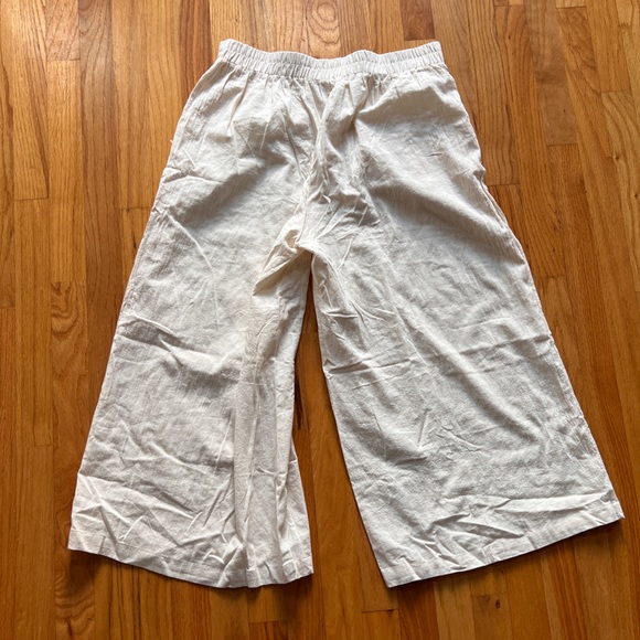 Off white Wide Leg Crop pants. Casual Wide Leg Loose Solid Color Capri-Pants - Picture 10 of 15